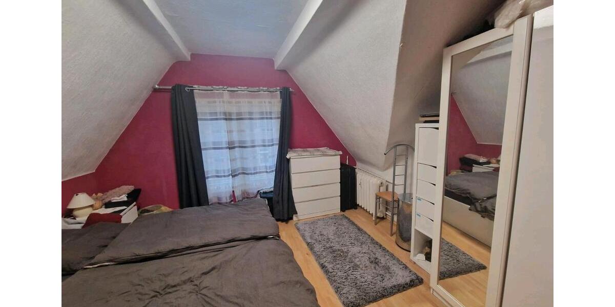 Dachgeschoßwohnung Duisburg Essenberg - 2.5 Zimmer, 65 m&sup2;, 700&euro; | Angebot:24857727