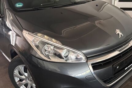 Peugeot 208 105.000 km 4.990 &euro; ESSEN 45326