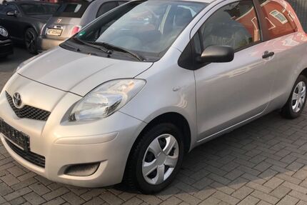 Toyota Yaris 50.700 km 3.799 € Meerbusch 40667
