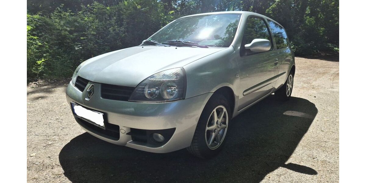 Renault Clio 121.679 km 2.100 &euro; Dorsten 46282
