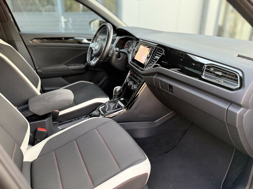 VW T-Roc R-Line 4Motion / CAM / PANO / Standheizung 95.788 km 24.990 € Mönchengladbach 41066