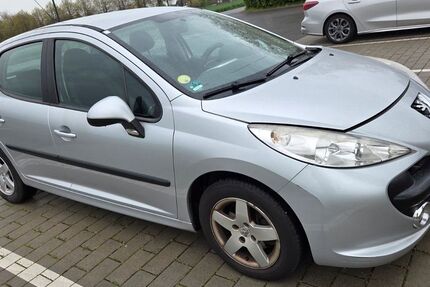 Peugeot 207 178.000 km 1.698 &euro; Meerbusch 40667