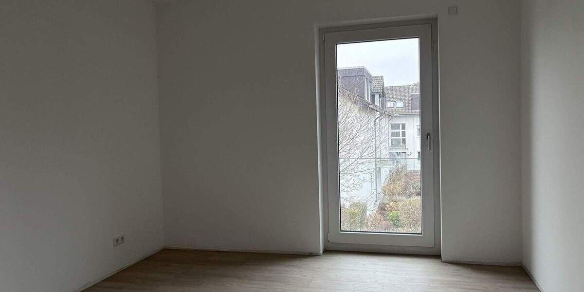 Etagenwohnung Krefeld Inrath/Kliedbruch - 3 Zimmer, 77 m&sup2;, 1.150&euro; | Angebot:24846525