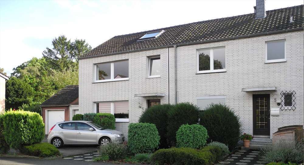 Haus zum Kaufen in Oberhausen 690.000 € 293 m²