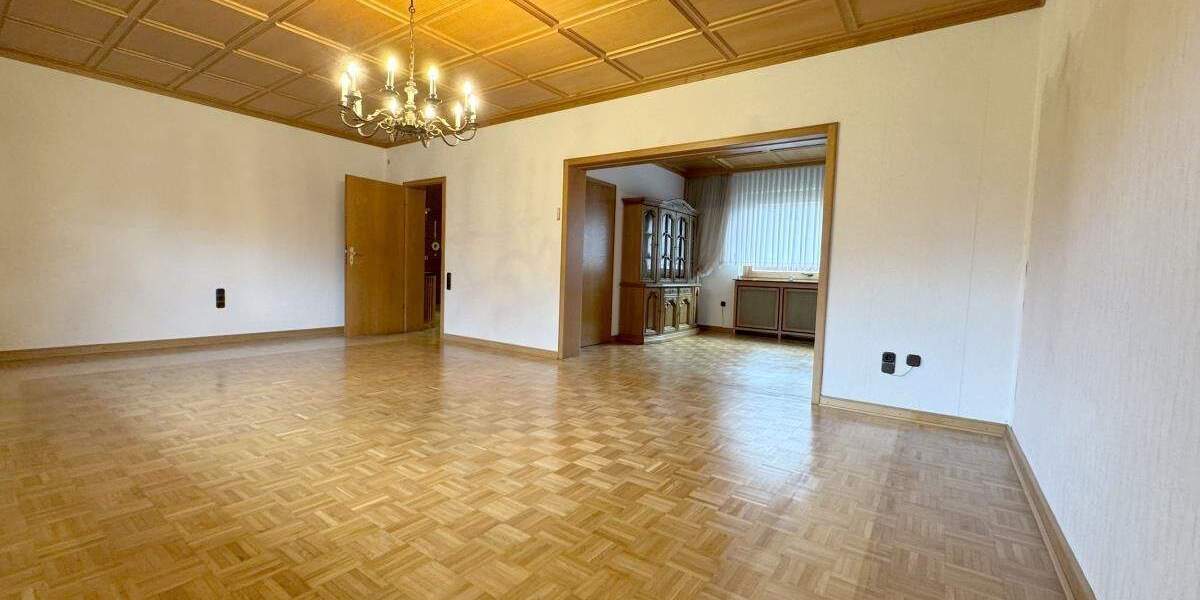 Mehrfamilienhaus, Wohnhaus Oberhausen Sterkrade-Nord - 9 Zimmer, 254 m&sup2;, 759.000&euro; | Angebot:25709919