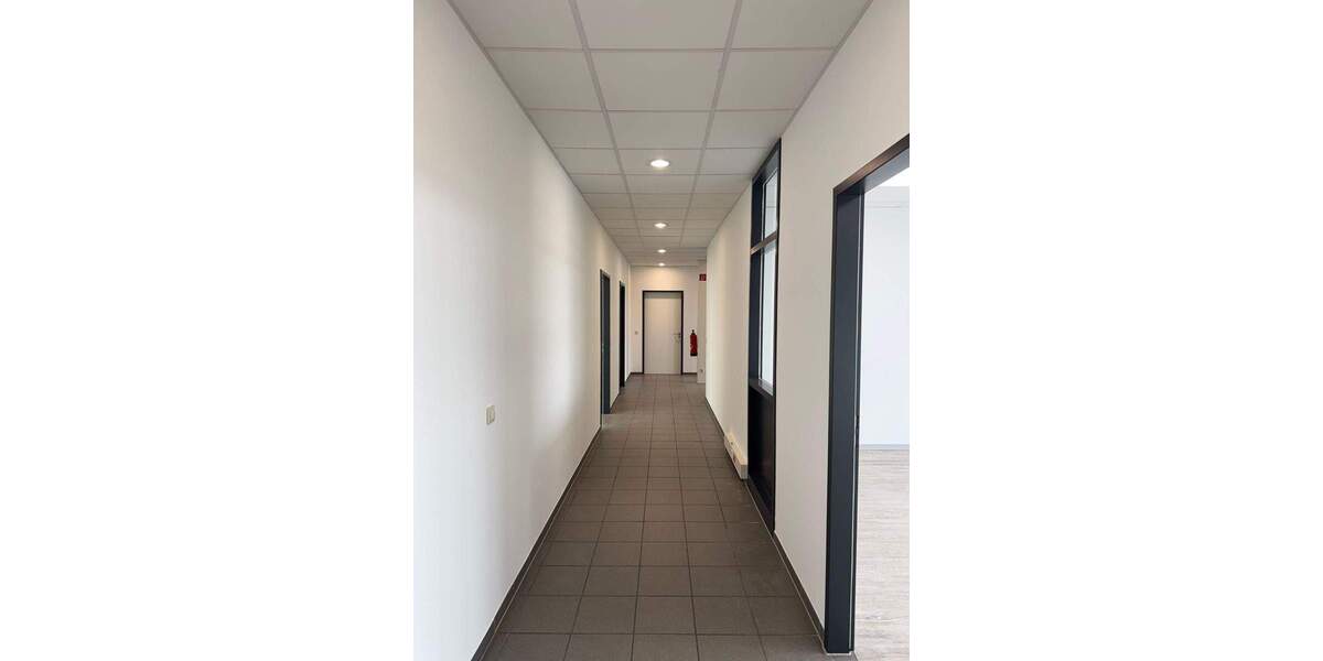 Gewerbeobjekt Willich Münchheide - 7 Zimmer, 246 m&sup2;, 2.460&euro; | Angebot:24789280