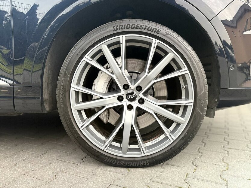 Audi Q7 3.0 TDI e-tron quattro / Panorama / Kamera 179.000 km 31.500 € Mönchengladbach 41066