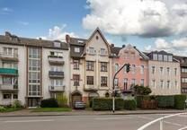 Vollvermietetes Mehrfamilienhaus mit besonderer Dachgeschoßwohnung in Krefeld!