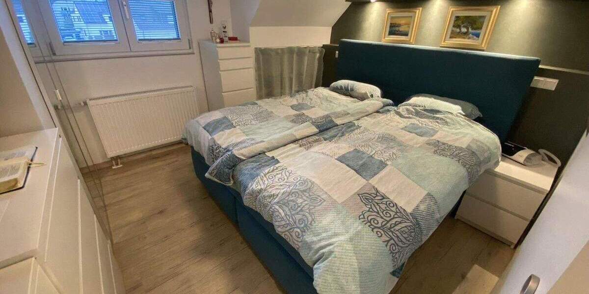 Doppelhaushälfte Duisburg Huckingen - 7 Zimmer, 120 m&sup2;, 629.000&euro; | Angebot:25087157
