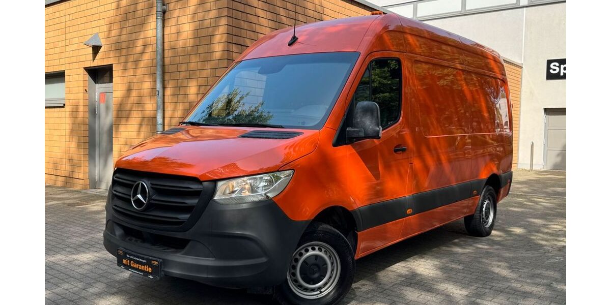 Mercedes-Benz Sprinter 84.560 km 31.990 &euro; Essen 45326