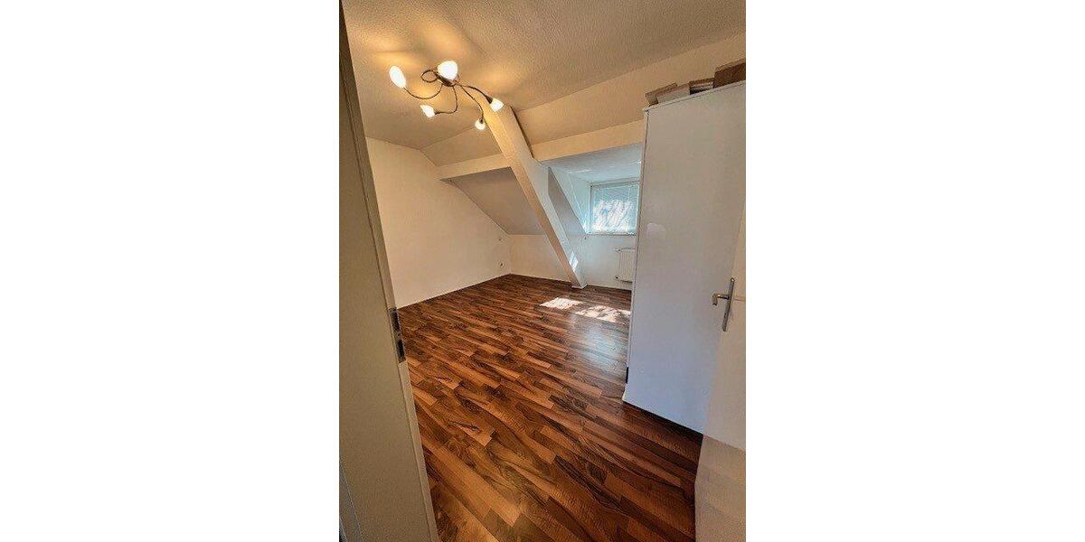 Dachgeschoßwohnung Krefeld Cracau - 2 Zimmer, 46 m&sup2;, 430&euro; | Angebot:26380182