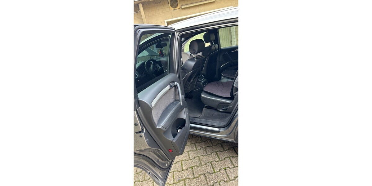 Audi Q 7 240.000 km 14.500 € Duisburg 47051