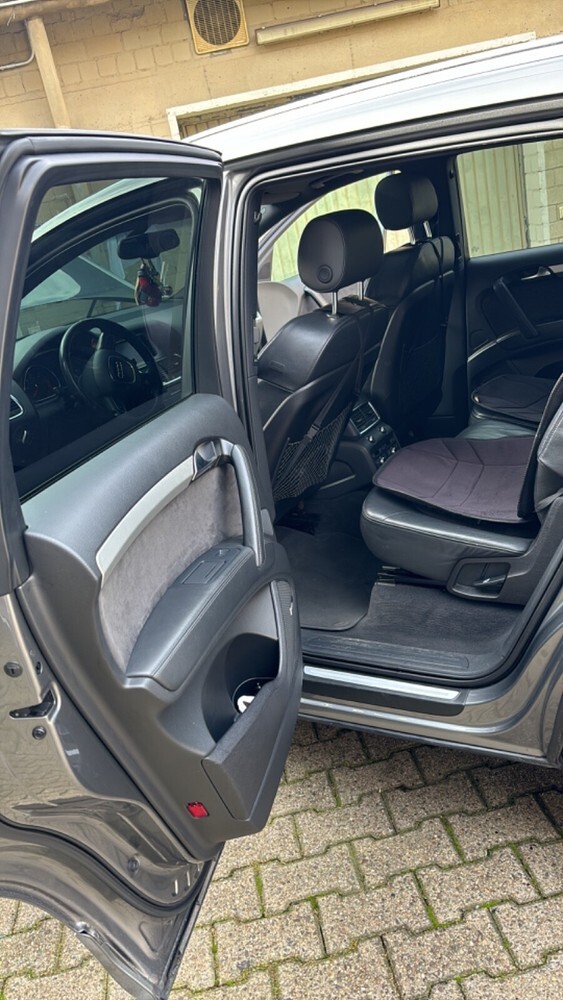 Audi Q 7 240.000 km 14.500 € Duisburg 47051