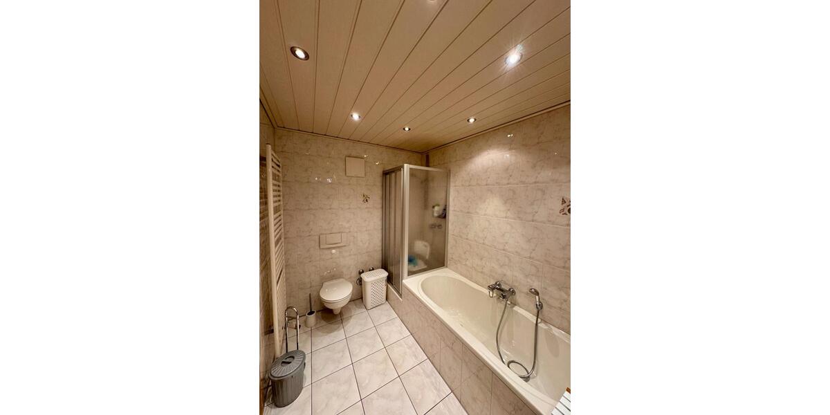 Etagenwohnung Moers - 3.5 Zimmer, 80 m&sup2;, 900&euro; | Angebot:26424019