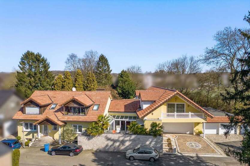 Haus zum Kaufen in Oberhausen 1.550.000 € 511 m²