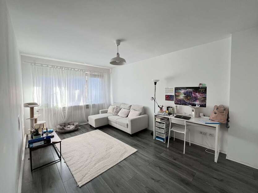 Wohnung zum Kaufen in Düsseldorf 205.000 € 61.25 m²