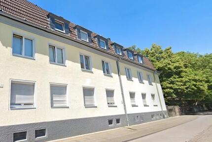 Gemütliche Dachgeschosswohnung mit Wohlfühlfaktor: 2,5 Raum Wohnung mit Loggia zimmer