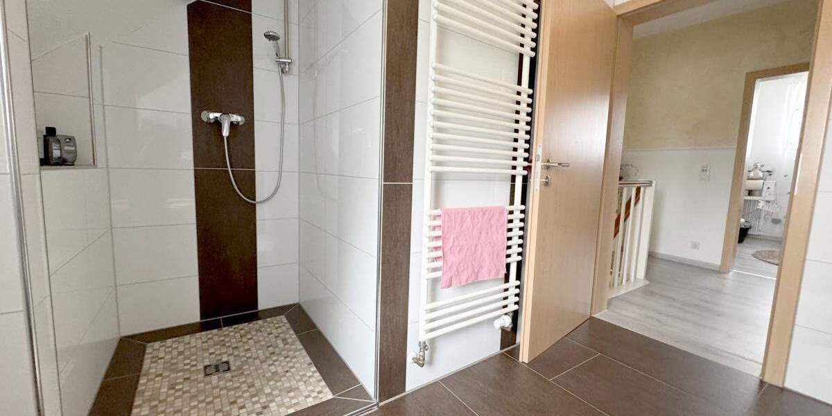 Einfamilienhaus Oberhausen Schwarze Heide - 7 Zimmer, 176 m&sup2;, 595.000&euro; | Angebot:25632282