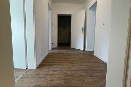 Wohnung Krefeld Krefeld-Mitte - 3 Zimmer, 73 m&sup2;, 650&euro; | Angebot:27145495