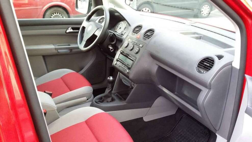 VW Caddy 165.890 km 3.699 € Oberhausen 46045