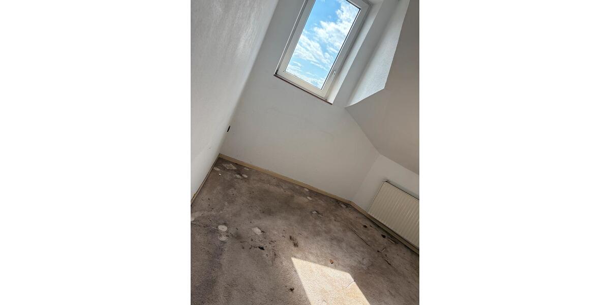 Dachgeschoßwohnung Krefeld Gartenstadt - 6 Zimmer, 109 m&sup2;, 330.000&euro; | Angebot:27413714