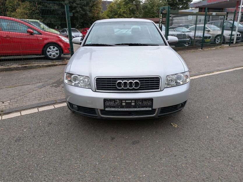 Audi A4 151.000 km 3.499 € Essen 45359