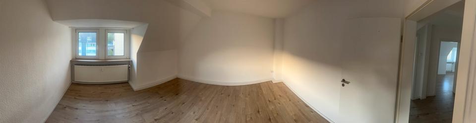 Dachgeschoßwohnung Mülheim an der Ruhr Dümpten - 3 Zimmer, 70 m&sup2;, 120.000&euro; | Angebot:26399013