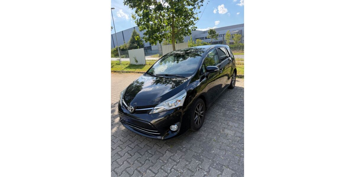 Toyota Verso 111.000 km 9.300 &euro; Neuss 41468