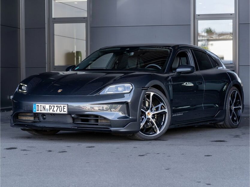 Porsche Taycan 16.390 km 94.590 € Dinslaken 46535