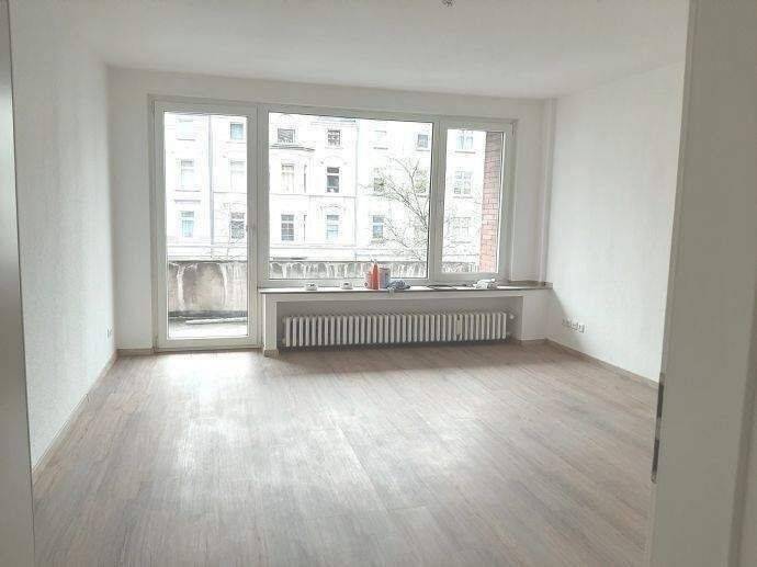 Etagenwohnung Duisburg Neudorf-Süd - 3 Zimmer, 84 m&sup2;, 890&euro; | Angebot:26903955
