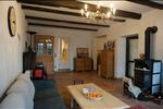 Einfamilienhaus mit Stallungen