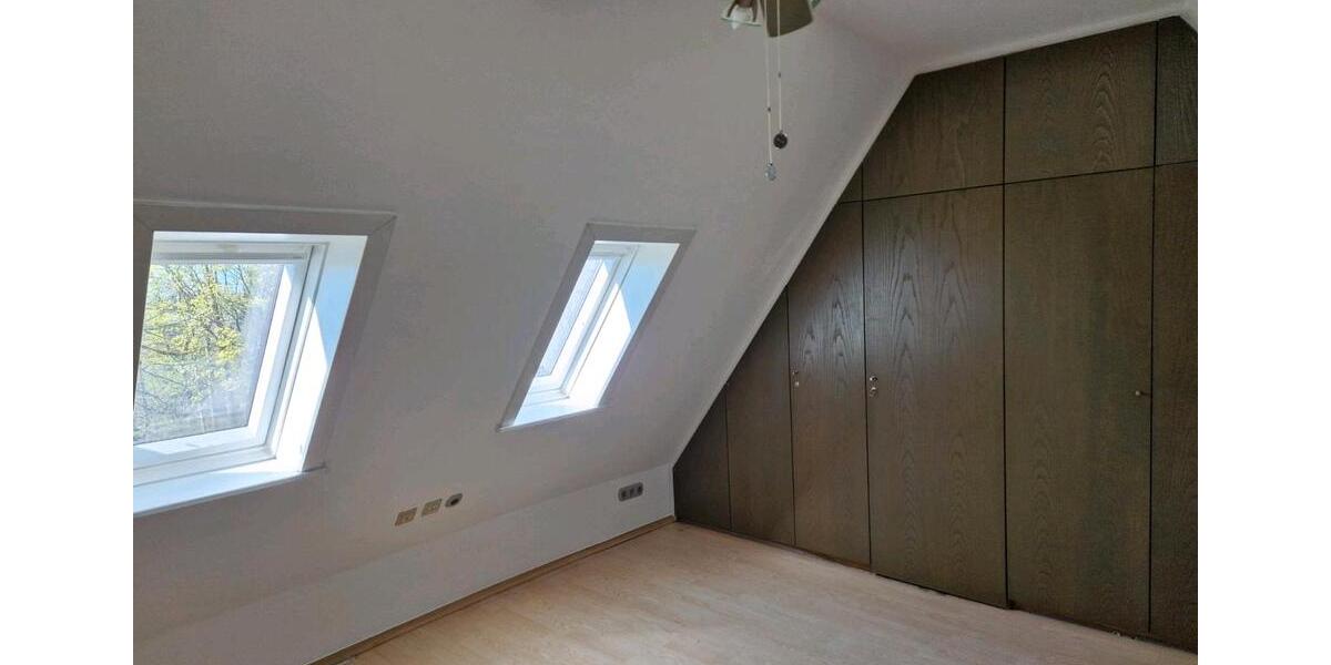 Dachgeschoßwohnung Wesel - 2 Zimmer, 65 m&sup2;, 780&euro; | Angebot:26362635