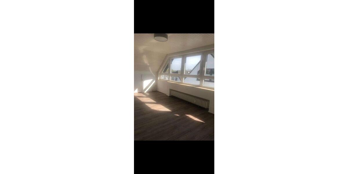 Dachgeschoßwohnung Duisburg Großenbaum - 2.5 Zimmer, 67 m&sup2;, 930&euro; | Angebot:26439729