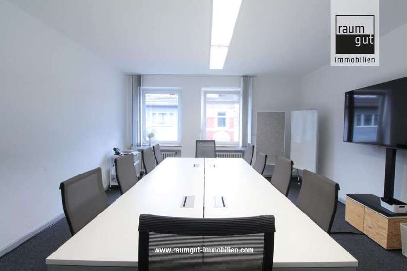 Büro in Düsseldorf 1.680 € 135 m²
