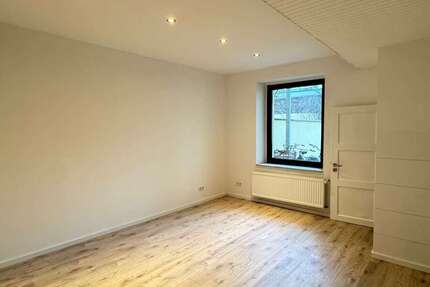 Wohnung Düsseldorf Stadtmitte - 2 Zimmer, 74 m&sup2;, 1.147&euro; | Angebot:24533356