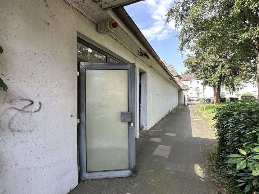 Halle in Duisburg 230.000 € 221 m²