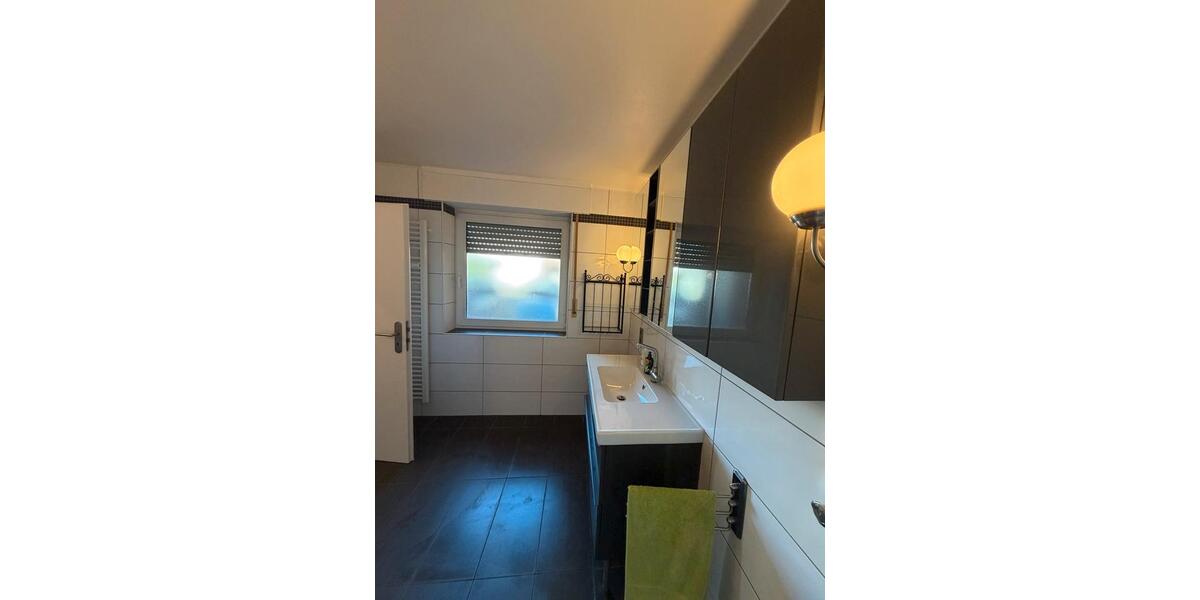Erdgeschoßwohnung Duisburg Walsum - 3.5 Zimmer, 94 m&sup2;, 1.150&euro; | Angebot:25258859