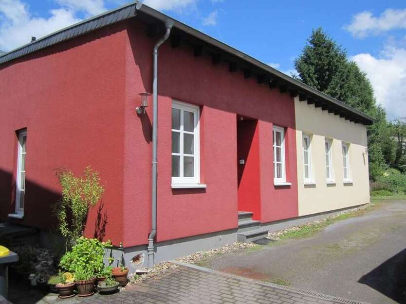 Haus zum Mieten in Solingen 880 € 78 m²