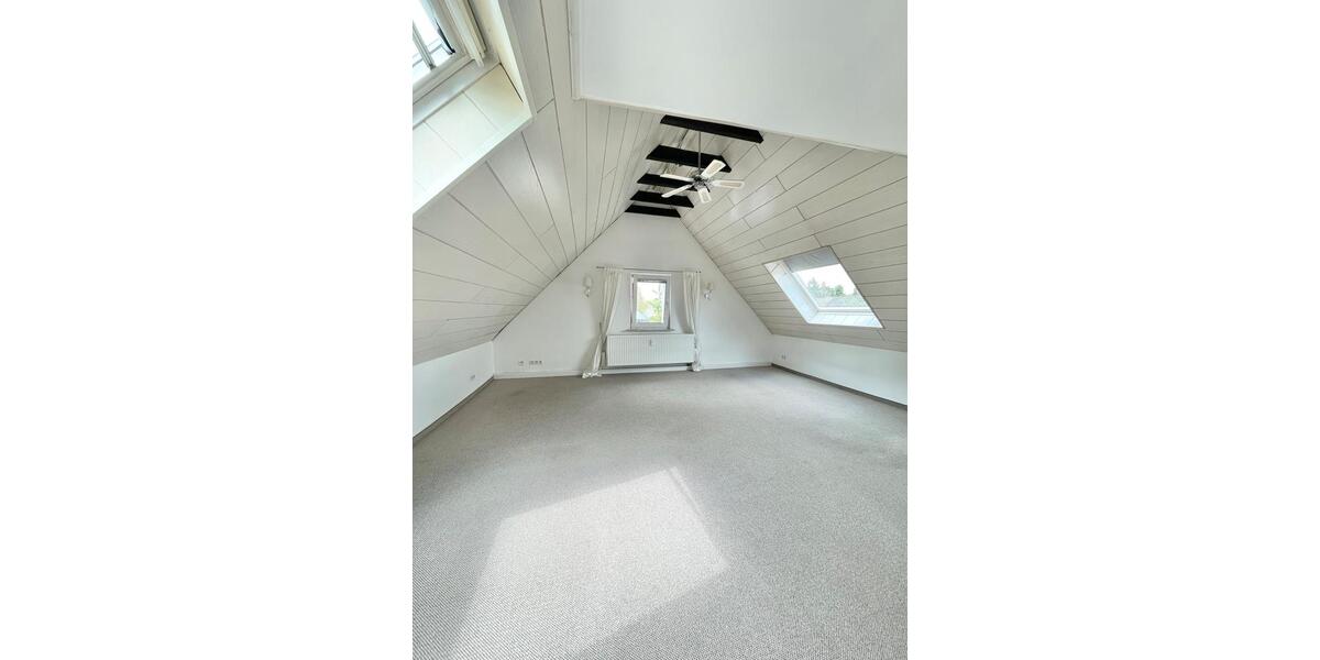 Dachgeschoßwohnung Düsseldorf Stadtbezirk 3 - 1 Zimmer, 45 m&sup2;, 530&euro; | Angebot:24982486