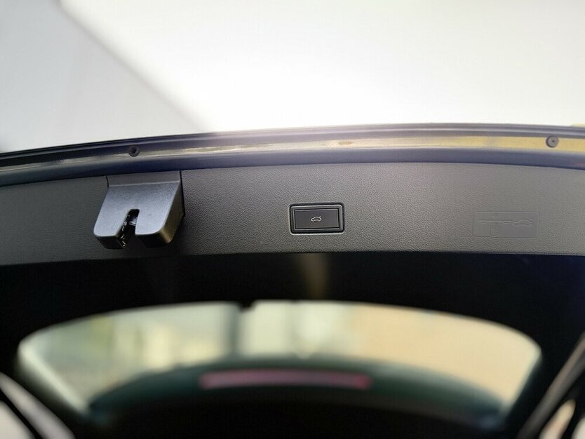 T-Roc R line / 4Motion / Keyless Go / PANO
