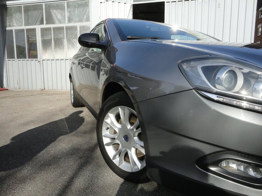 Lancia Delta Oro 1,9d 140 KW 2.Hd Klimatr+Navi+LederPDC 167.000 km 4.950 € Neuss 41462