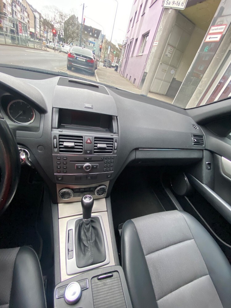 Mercedes-Benz C 350 185.000 km 8.000 € Düsseldorf 40213
