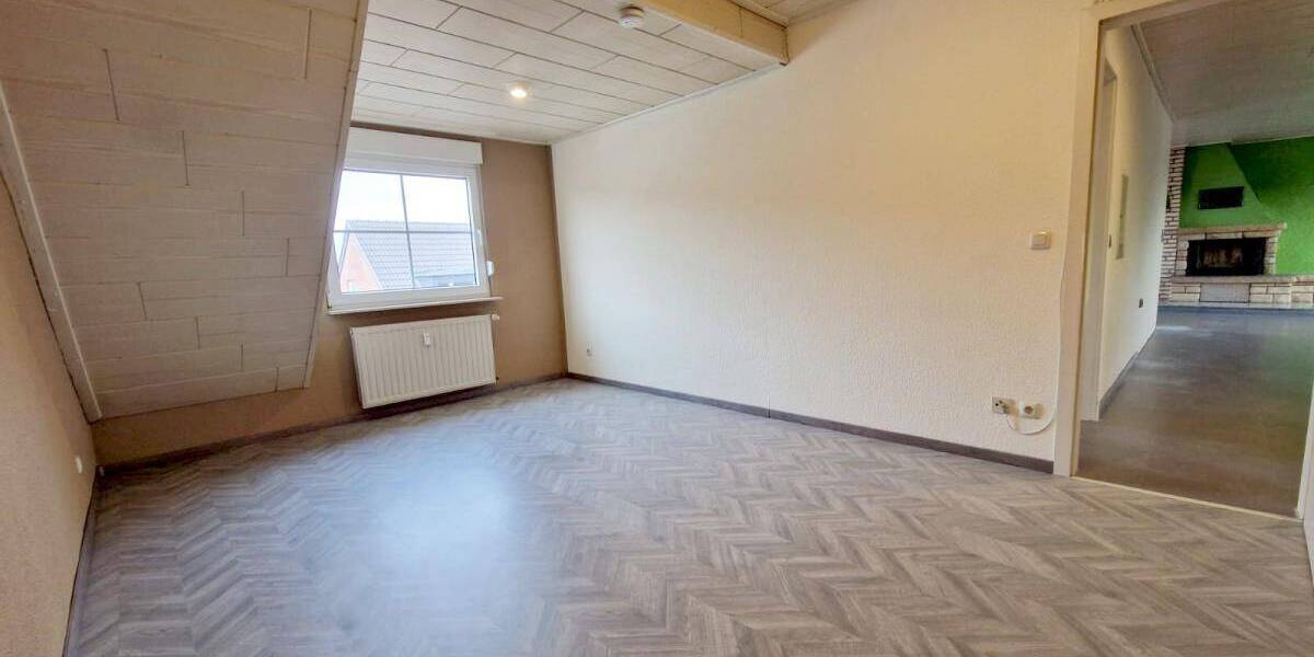 Etagenwohnung Oberhausen Schlad - 3 Zimmer, 100 m&sup2;, 685&euro; | Angebot:26489386