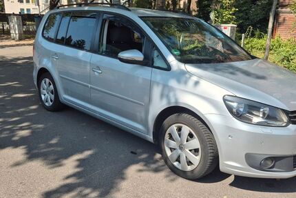 VW Touran 189.000 km 7.100 &euro; Duisburg 47166