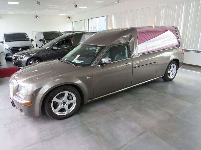 Chrysler 300C 93.300 km 24.950 € Essen 45329