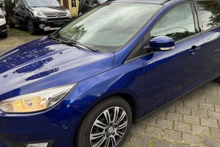 Ford Focus 127.000 km 8.499 € Neuss 41462
