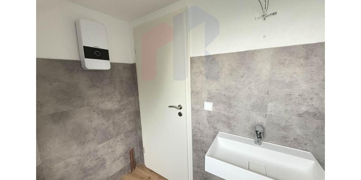 Dachgeschoßwohnung Duisburg Hamborn - 2.5 Zimmer, 56 m&sup2;, 600&euro; | Angebot:24695954