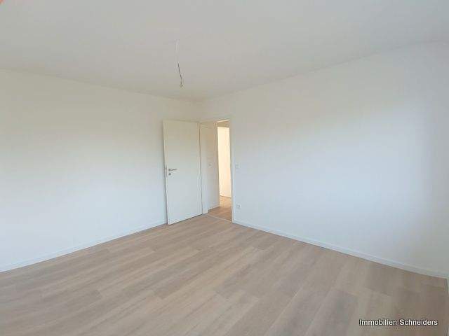 Krefeld-Cracau, Freiligrathstraße 42 - Tolle, kernsanierte 3-Zimmer-Wohnung mit Balkon ab Mitte Oktober zu mieten !! 3 zimmer
