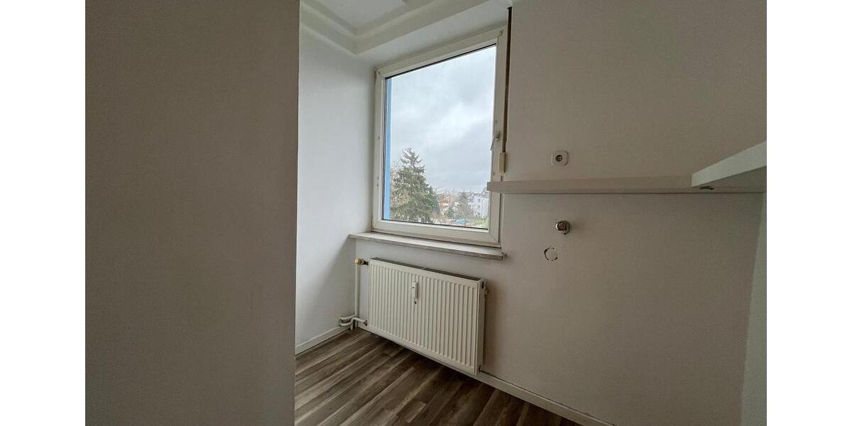 Dachgeschoßwohnung Duisburg Essenberg - 2.5 Zimmer, 67 m&sup2;, 900&euro; | Angebot:24866587