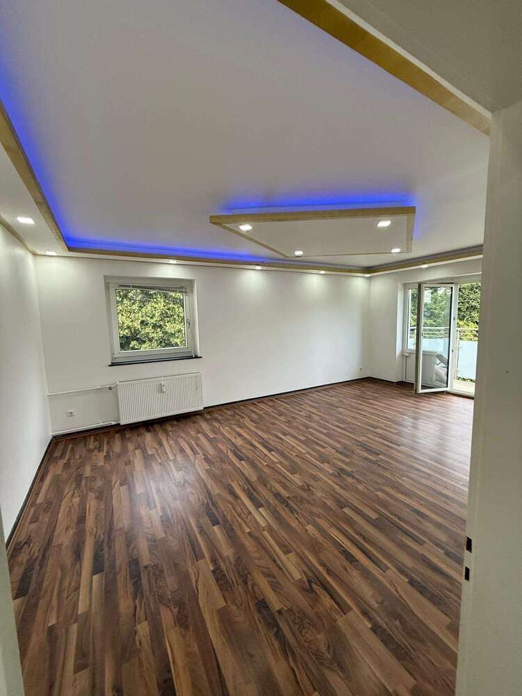 Wohnung zum Kaufen in Wuppertal 145.000 € 77 m²